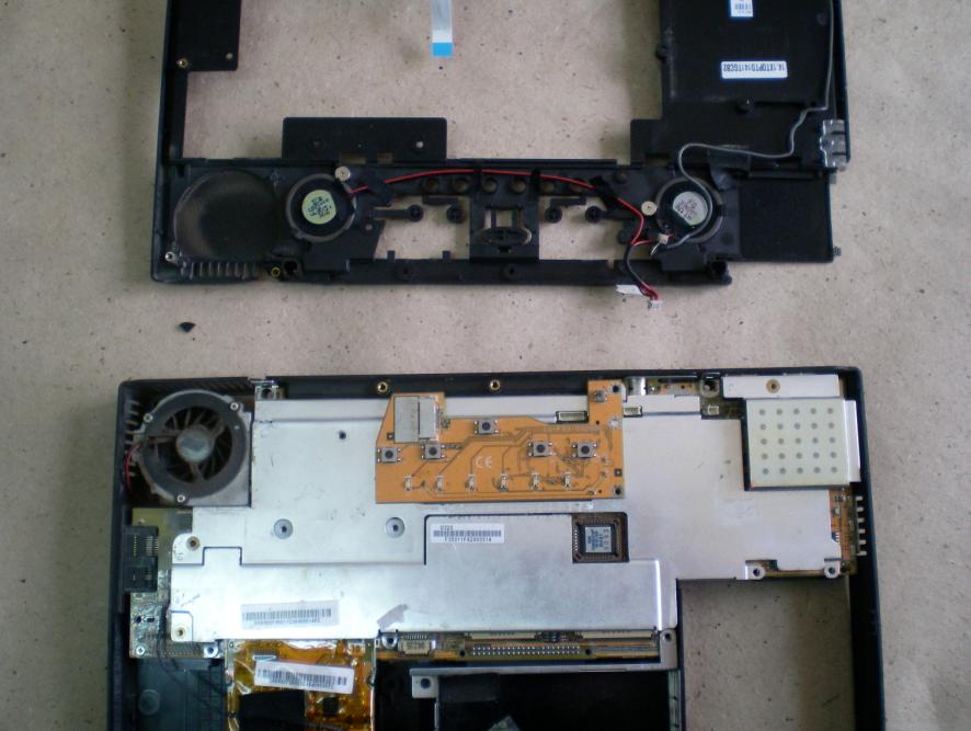 RoverBook Partner E417L continue disassembly.